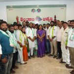 رکن پارلیمنٹ ورنگل کڈیم کاویا نے حلقہ اسمبلی وردھناپیٹ میں جاری "سنگھٹن سرجن ابھیان” پروگرام میں حصہ لیا