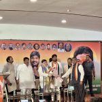 تلنگانہ حکومت کی جانب سے اجمیر شریف درگاہ کے لئے چادر روانہ۔ عقیدت سے بھرپور محفل میںوزیرِ اعلیٰ ریونت ریڈی و وزیر اقلیتی بہبود محمد اظہرالدین کے علاوہ دیگر موجود ۔۔۔