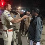 نئے سال کی تقریبات کے موقع پر نظام آباد کے معزز پولیس کمشنر سری پی سائی چیتنیا نے یتیم خانوں کا دورہ کرتے ہوئے بچوں میں نوٹ بکس، قلم اور پھل تقسیم کیے۔